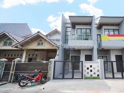 Rumah 2 Lantai Siap Huni Free Biaya Surat Surat di Jakarta Barat