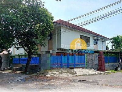 Rumah 2 Lantai Sudah Renovasi di JL.TAMAN MALUKU