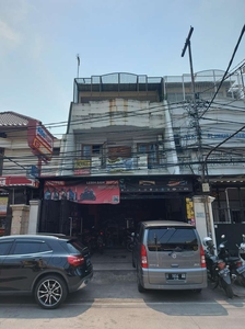 Rumah 3 lantai bisa usaha di Kamboja Raya, Tomang, Palmerah