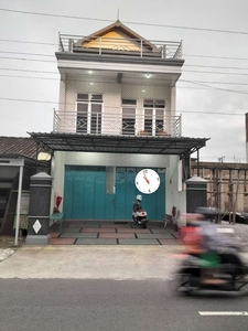 Rumah 3 Lantai Pinggir Jalan Raya di Klaten Utara Klaten (AN-FR)