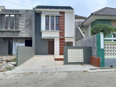 Rumah Baru Tingkat Dekat Polda Banten Di Cipocok Jaya Serang