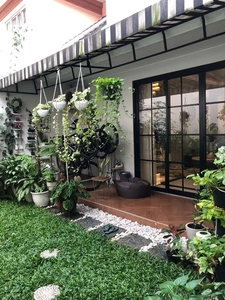 Rumah cantik sudah renov pencahayaan bagus di Alam Sutera Tangsel