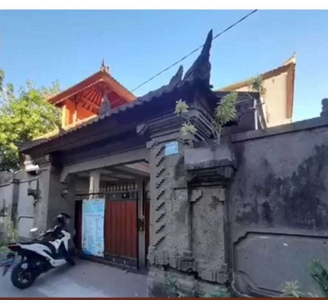 Rumah di Jalan Gunung Karang Denpasar Barat