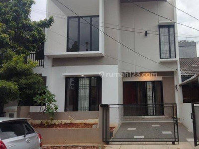 Rumah full furnish raoih bersih di BSD nusaloka (ay)