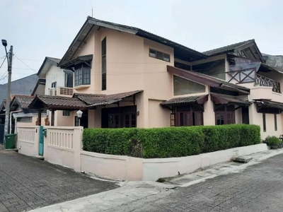 Rumah hook 2 lantai bisa buat kos di Bintaro (11248)