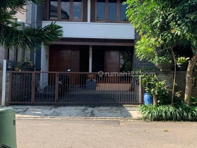 Rumah Klasik Setraduta Blok N Bandung Utara