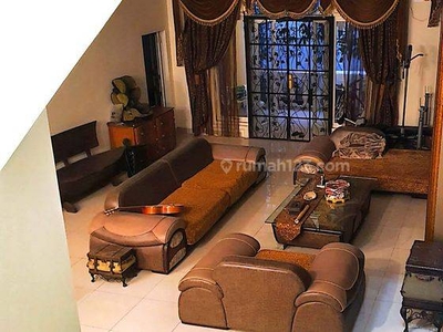 Rumah Layar Permai PIK 12x29 Furnished Classic Full Renovasi Siap Huni