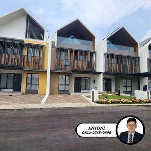 Rumah Mewah 3 Lantai Attic, Strozzi Gading Serpong