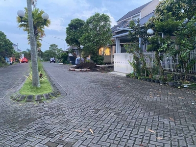 RUMAH MEWAH MODERN DI KOTA MALANG LEGALITAS READY