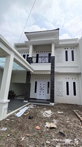 Rumah mewah modern non perum Purwokerto dekat taman Andhang Pangrenan