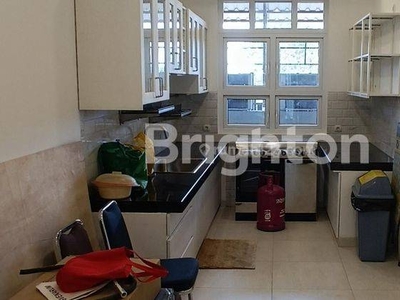 RUMAH PAVILIUN DI GREENVILLE, JAKARTA BARAT, BARU DAN FULL FURNISED