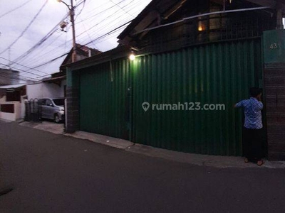 Rumah Strategis Hanya Selangkah Ke Lippo Plaza Kramat Jati di Jakarta J17613