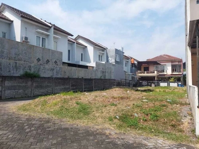 Tanah tengah kota dekat kampus USM di Supriyadi Semarang timur
