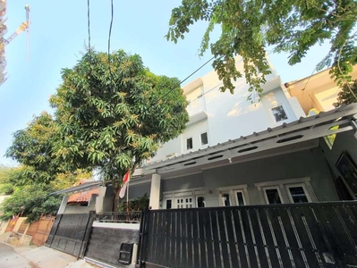 TURUN HARGA Rumah Plus Kos 3 Lantai Di Cempaka Putih, Jakarta