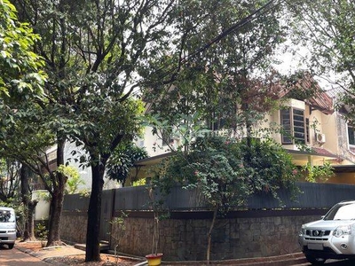 Cepat Rumah Hoek Depan Taman di Pondok Indah Jp