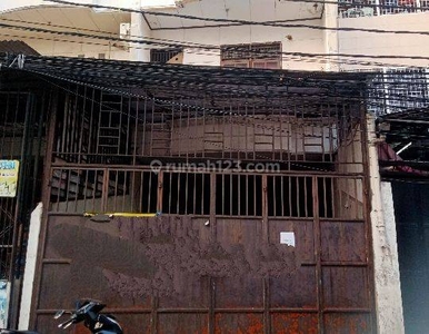 Chandra Rumah 2.5 Lantai Uk 5x17m Lokasi Bagus di Jelambar