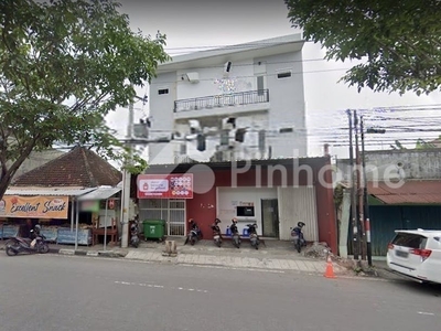 Disewakan Ruko 3 Lantai Di Kawasan Bisnis di Jl Magelang | Pinhome