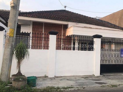 Disewakan Rumah Jl. Anggrek Raya, Solo Baru