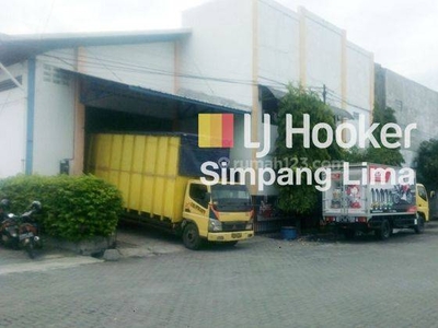 Gudang Luas cocok Untuk Usaha Jl Brigjend Sudiarto Semarang timur