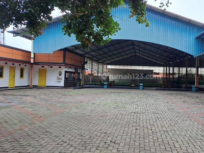 Jual Cepat Tanah Ada Lapangan Futsal Dan Fasilitas Lengkap Di Pusat Kota SHM 2.940 m² di Pamulang, Tangerang Selatan