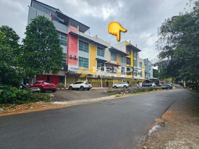 Ruko 3.5 Lantai Siap Pakai Blok 4 Depan Ex Hotel Indah Baloi