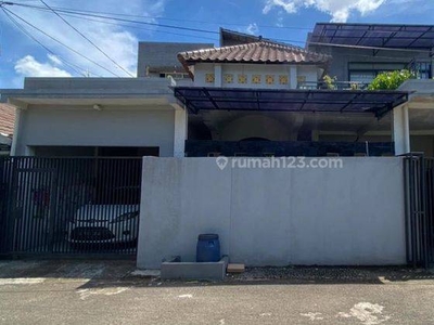 Rumah Dibawah Harga Pasar Asri Dan Strategis 2 Lantai SHM