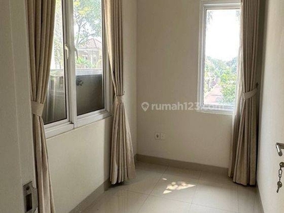 Rumah Disewan Di Paramount 2Lantai Siap Huni Rapi