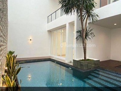 Rumah Modern di Sewakan di Pondok indah siap huni ada pool