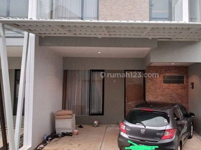 RUMAH MODERN MINIMALIS DI KEBAGUSAN DEKAT GEDUNH ARCADIA DAN TOL TB SIMATUPANG