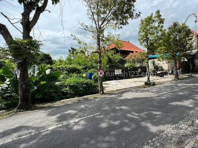 Tanah raya pantai pererenan