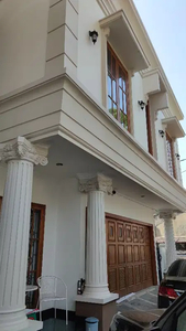 Beli rumah Mewah Klasik Modern, GRATIS kost 2 an di Jakarta timur