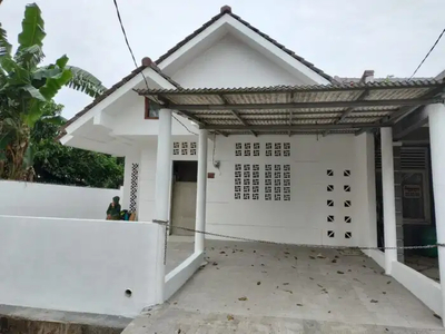 Dfah. Rumah Dijual di Cluster Taman Beverly Lippo Cikarang