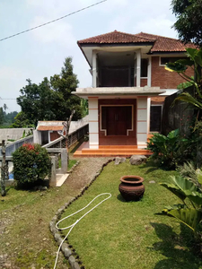 Dijual 2 Bangunan Villa Ada Kolam Renang di Ciapus Bogor