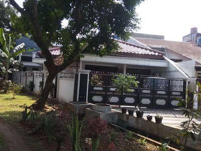 Dijual Rumah asri di Bukit Permai Cibubur Jakarta Timur