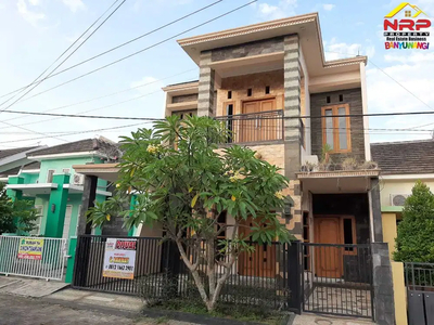 Dijual Rumah Cantik 2 Lantai di Pusat Kota - Banyuwangi