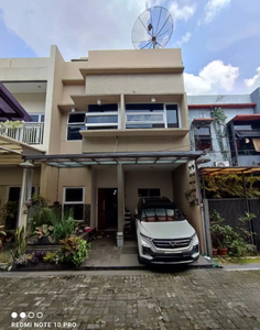 Dijual rumah cantik dalam cluster super strategis dekat Tegallega