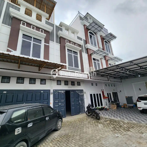 DIJUAL TOWN HOUSE JALAN RAKYAT KOMPLEK PERMATA SAPHIRE (Desyandy)