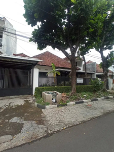 Disewakan Rumah lokasi terbaik di Sayap Riau Anggrek Bandung Kota