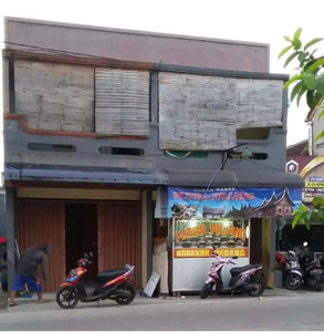 Jual ruko 2 unit sama kontrakan 3 pintu pinggir jalan raya