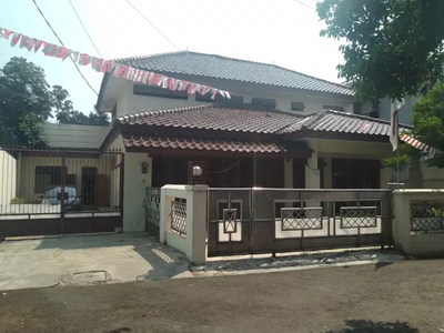 Rumah 3-lantai Daerah Jakarta Selatan Dekat Gancit Mal, PIM, Bintaro