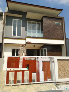 Rumah baru gress minimalis modern Rungkut tengah