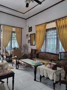 Rumah lawas lokasi exclusive lamandau dekat Blok M