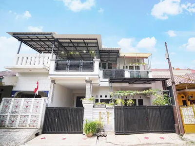 Rumah Luas 2 lantai ada balkon dekat Gading Serpong Summarecon