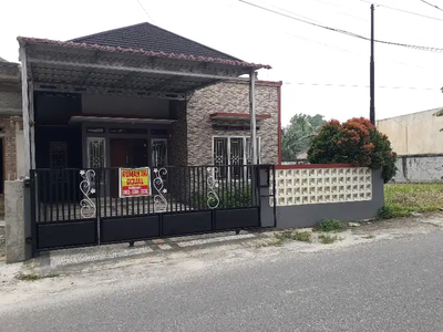 Rumah murah type 75 jalan aspal di Utama Simpang Tiga