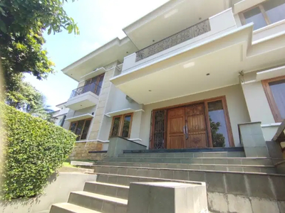 Rumah Villa lux Setiabudi Regency Bandung