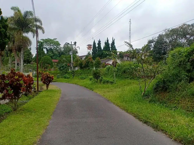 Tanah Luas Bonus Rumah di Obyek Wisata Kaliurang Cocok Villa