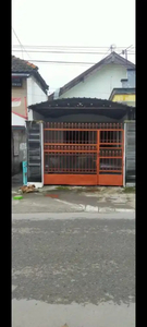 Di sewakan rumah