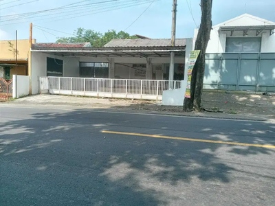 Dijual Bangunan Ex Resto Tepi Jalan Nasional