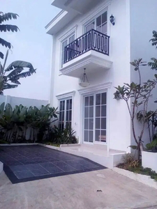 Dijual rumah cantik full furnished di Cilebut, Bogor.