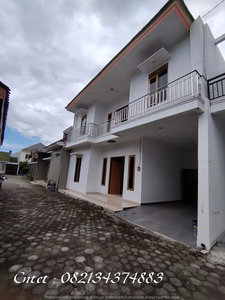 Dijual Rumah di Potorono Banguntapan Yogyakarta, Lt 100m2